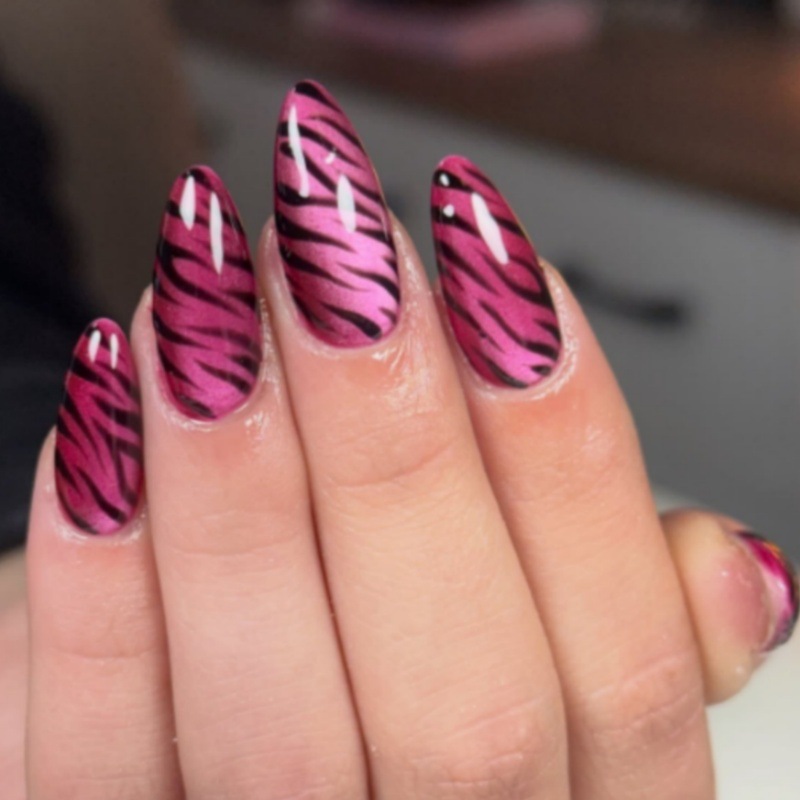 Nail Art Zebra Design - 24 Stück Rosenrote Katzenaugen-Kunstnägel zum Aufkleben,