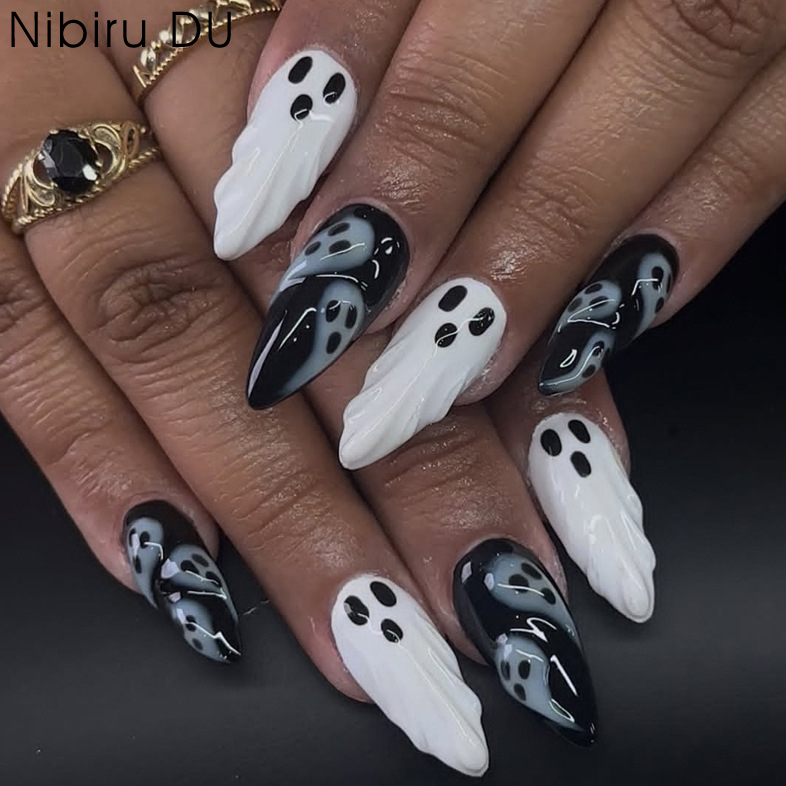 30 Stück 2025 Halloween Mandel – Nail Art Emerald Bewertung und Preis